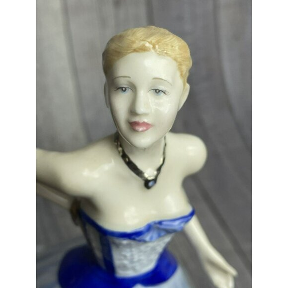 ROYAL DOULTON Moonlight Gaze HN4362 - 2002 Lady of the Year - Picture 11 of 14